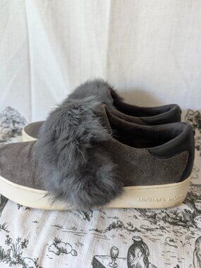 Michael Kors Women's Sz 8 Maven Slip On Sneakers Pearl Grey Fur